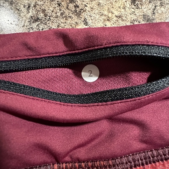 Lululemon Athletica Run Speed Short Size 2 Red Checkered Women’s EUC - Picture 7 of 7